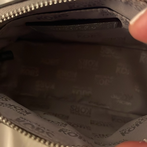 Michael Kors cosmetics case - Picture 2 of 7